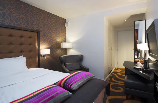 غرفة قياسية بسرير كوين، Thon Hotel Linne 1/6