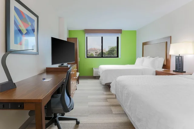 غرفة بريميوم بسريرين كوين، Holiday Inn Express & Suites Downtown Fort Worth 3/5