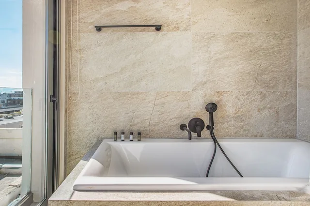 Room, Queen Bed, Acropolis View, Terrace، The Residence Aiolou Suites & SPA 4/4