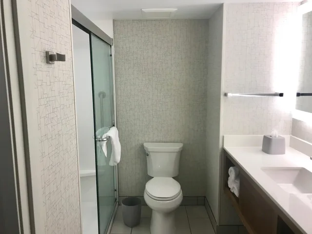 غرفة بسرير كينج، Holiday Inn Express Hotel Suites Pasadena Colorado Boulevard 8/8