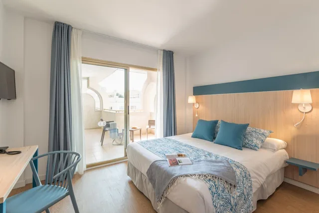 غرفة بسرير مزدوج مع سرير إضافي، Hotel Rentalmar Salou Beach 2/10