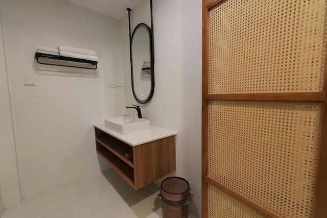 غرفة بريميوم بسرير كينج بحوض استحمام، Yolo Bangkok Boutique Hotel 7/7
