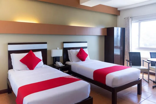 غرفة قياسية بسريرين منفصلين، East View Hotel 1/1