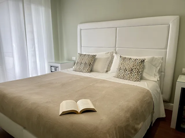 غرفة سوبيريور بسرير مزدوج أو سريرين منفصلين بإطلالة على المدينة بشرفة، Bougainvillea Relais 6/10