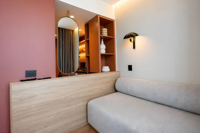جناح جونيور بسرير كوين، Heiss Hotel 7/10