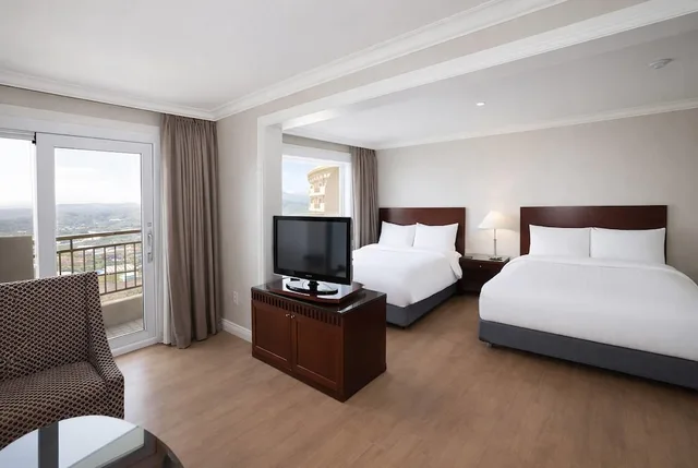 جناح تنفيذي بسريرين مزدوجين، La Vie Dor Hotel and Resort, Trademark Collection by Wyndham 5/11