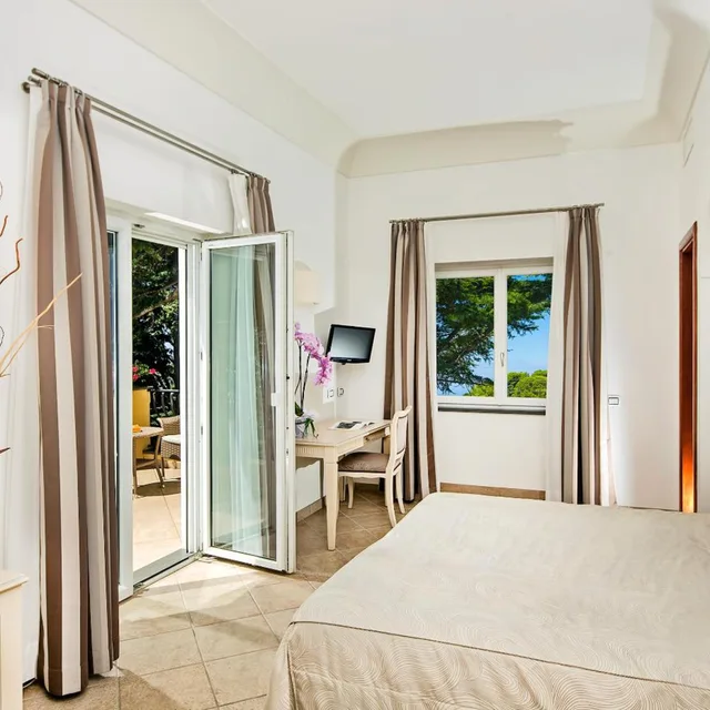 غرفة سوبيريور بسرير مزدوج بإطلالة على البحر، Villa Ceselle 1/10