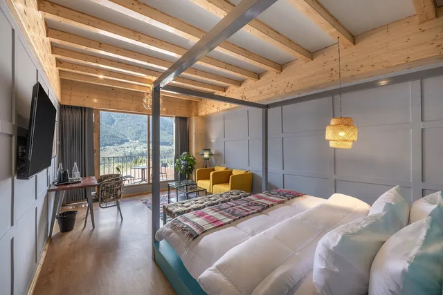 Luxury, King Bed, Mountain View, Balcony, Echor Himalayan Heights Luxe Manali 1/8