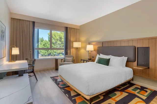 غرفة بسرير كينج، Cambria Hotel Templeton - Paso Robles 2/6