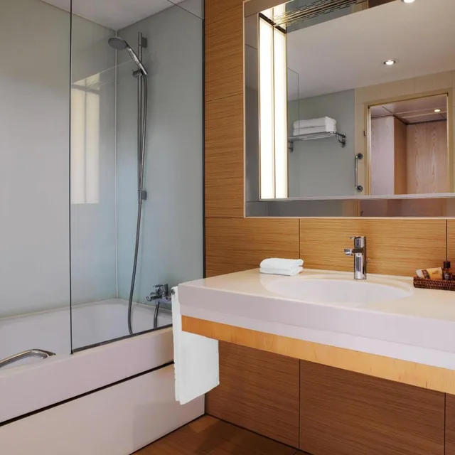 غرفة كلاسيكية بسرير فردي، SHERATON BERLIN GRAND HOTEL ESPLANADE 5/6