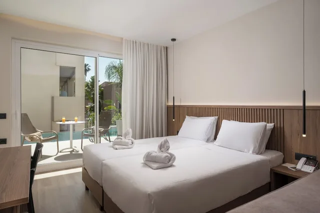 Superior, Double Bed, Shared Pool, Sofa، Marika Hotel Chania 2/10