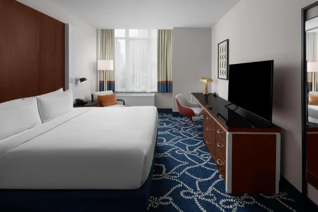 Room, King Bed, Executive Level, Accessible، Hilton Brooklyn New York 2/7