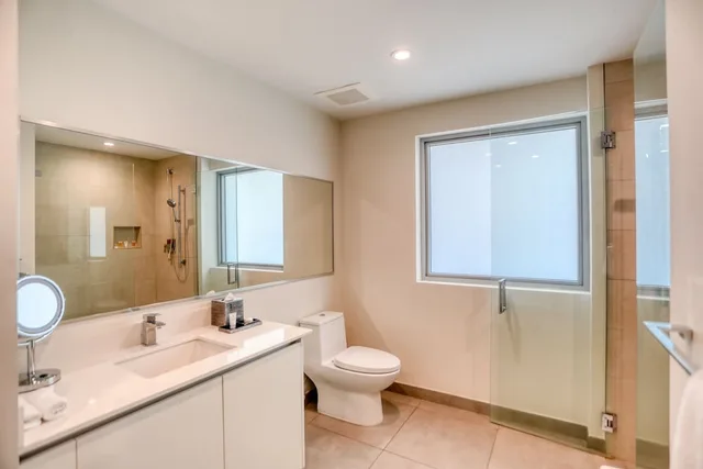 شقة سكنية بانورامية بغرفة نوم واحدة بإطلالة جزئية على البحر، CH Luxury Condos & Studios On The Beach 3/4