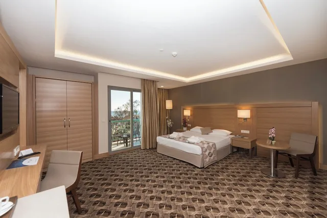 غرفة قياسية بثلاثة أسرّة بإطلالة على الحديقة، Belconti Resort Hotel 8/10