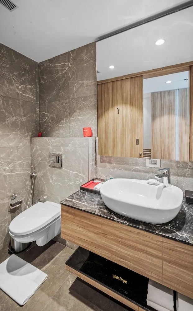 غرفة غراند كلوب بسرير مزدوج بإطلالة على المدينة، Grand Vijayawada by GRT Hotels 2/2