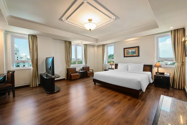 Family Suite, Queen Bed, French Building، Ninh Binh Legend Hotel 1/1