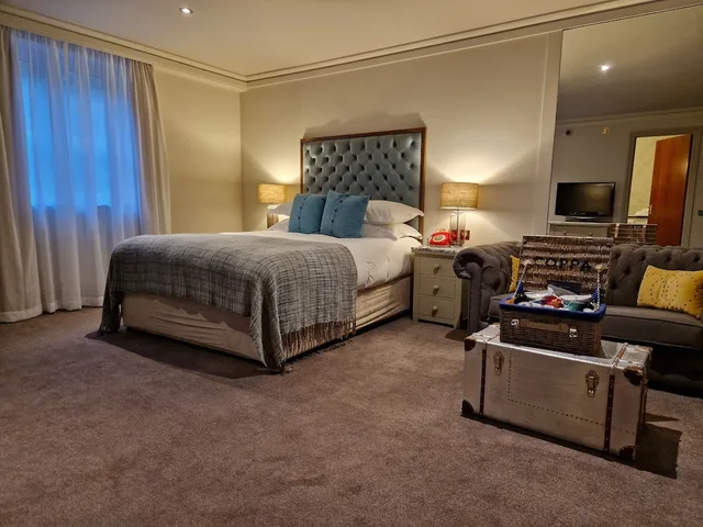 Casual, Family, King Bed, The Great House at Sonning 1/2