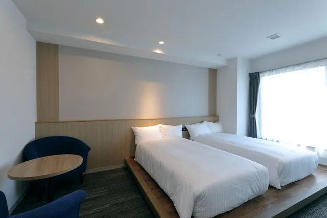Hollywood, Twin Beds، At Inn Hotel Toyotashi station 1/3