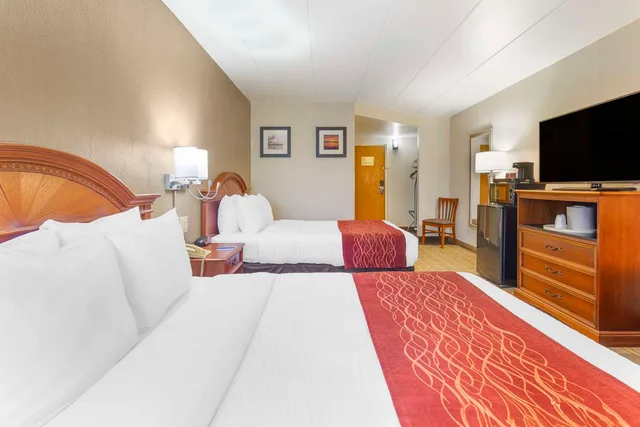 غرفة بسريرين مزدوجين، Comfort Inn University Center Fairfax VA 1/3