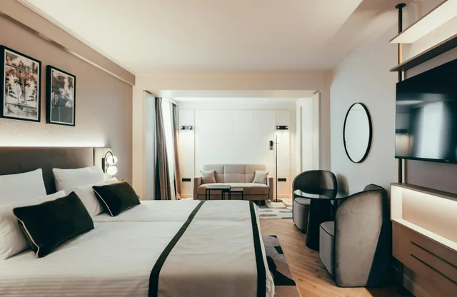 غرفة عائلية رباعية، Leonardo Hotel Koln 1/1