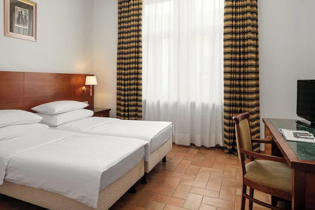 غرفة ثلاثية بسرير كينج، HOTEL GALILEO 1/9