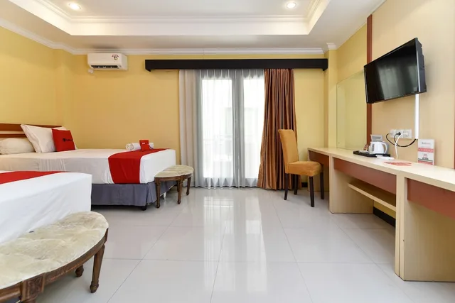 غرفة بسريرين منفصلين، Reddoorz Plus Near Mall Bali Galeria 2 1/4