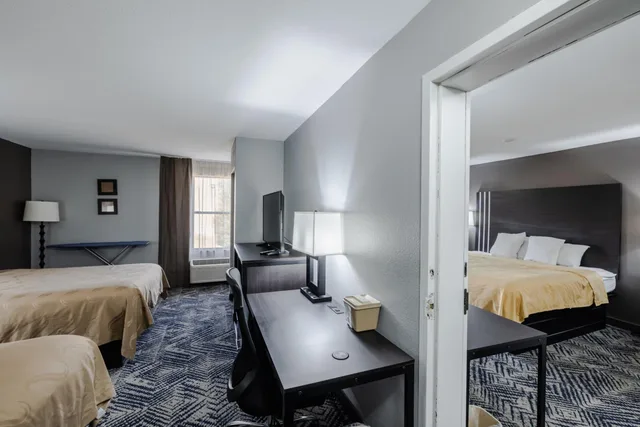 غرفة رباعية للمدخنين، Quality Inn Olive Branch - Memphis South 2/8