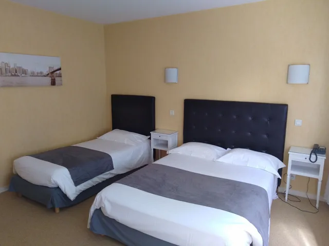 Superior, Triple, 1 Queen and 1 Single Bed, Hotel Astoria 1/2
