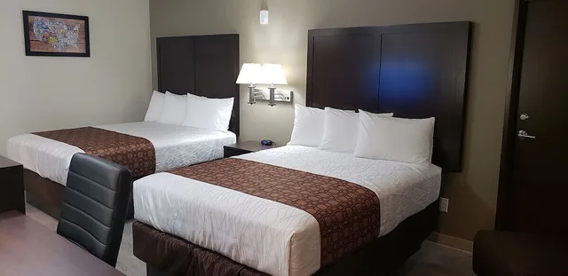 Standard, 2 Queen Beds, Econo Lodge Umatilla Columbia River Area 1/6