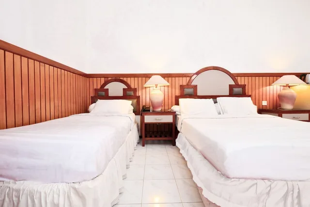 جناح جونيور، Berlian Abadi Hotel 2/7