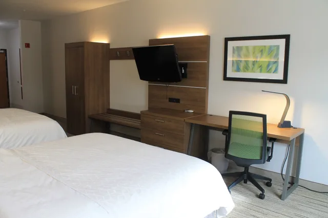 غرفة بسريرين كوين، Holiday Inn Express Suites Levelland 2/2