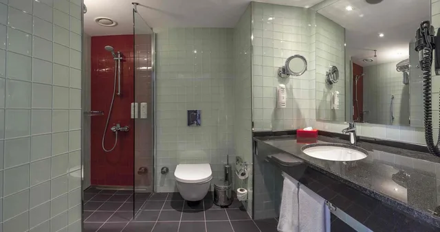 غرفة بزنس ركنية بإطلالة على البحر، Ramada Encore by Wyndham Izmir 3/4