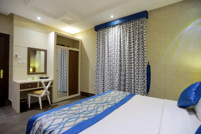 غرفة جونيور بسرير كينج بغرفة نوم واحدة، تايم المروج للشقق الفندقية(TIME Al Muruj Hotel Apartments) 2/4