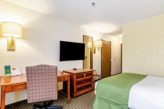 جناح بسرير كينج، GuestHouse Inn and Suites Cheyenne 4/6