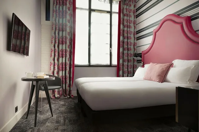 غرفة سوبيريور بسريرين منفصلين، Hotel Fabric 6/9
