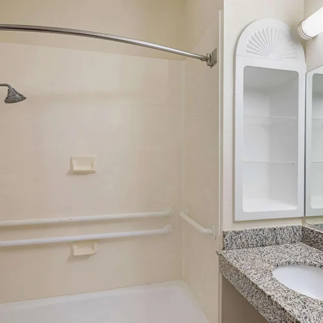 غرفة بسرير كينج لذوي الإعاقة، Quality Inn & Suites Lampasas 9/10