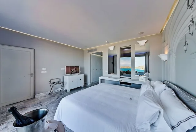 غرفة ديلوكس بسرير مزدوج بإطلالة على البحر، Royal Marmin Bay Boutique and Art Hotel 2/9