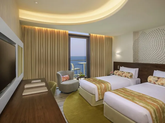 Deluxe, King Bed, Partial Palm Sea View, Balcony، The Retreat Palm Hotel Dubai - MGallery Collection 4/10