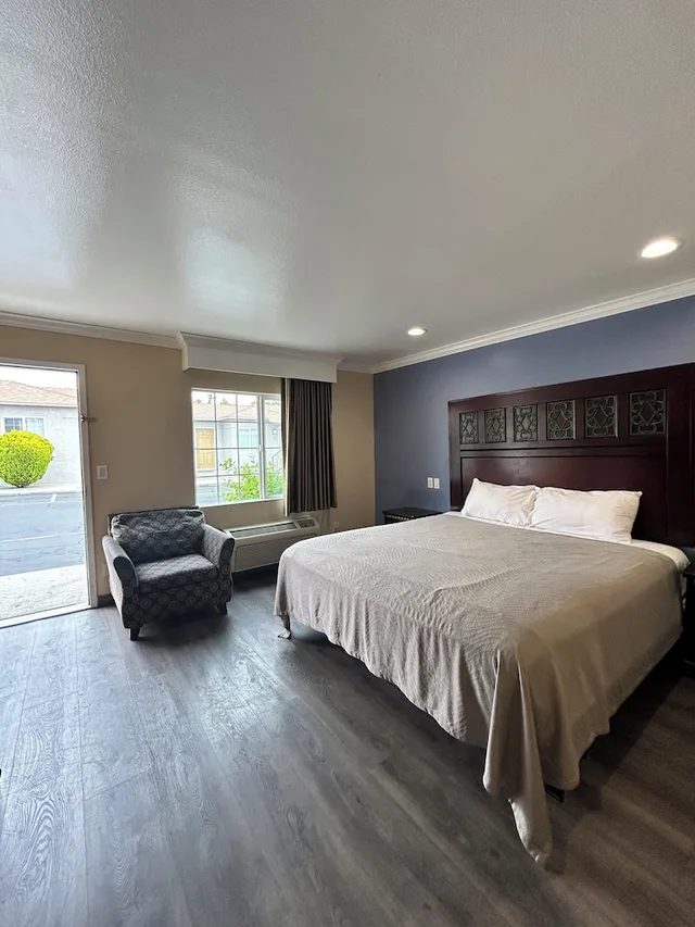غرفة أساسية مفردة بسرير كوين، Hyland Motel 3/3