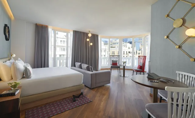 جناح بشرفة، Hyatt Centric Gran Via Madrid 3/8