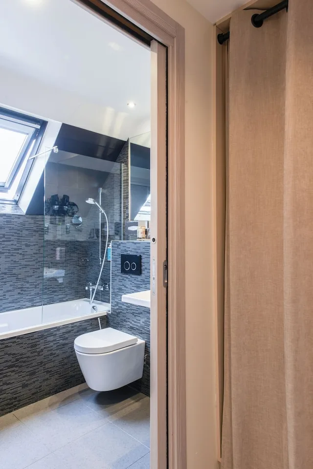 غرفة بسرير مزدوج أو سريرين منفصلين بشرفة، Hotel Helussi 9/10