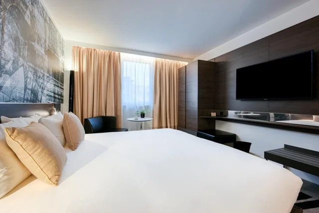 Adjoining, Double Bed، Novotel Paris Centre Bercy 2/7