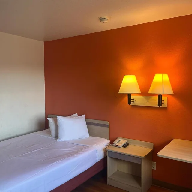 غرفة بسرير كوين، Motel6 Fort Collins, CO 4/10