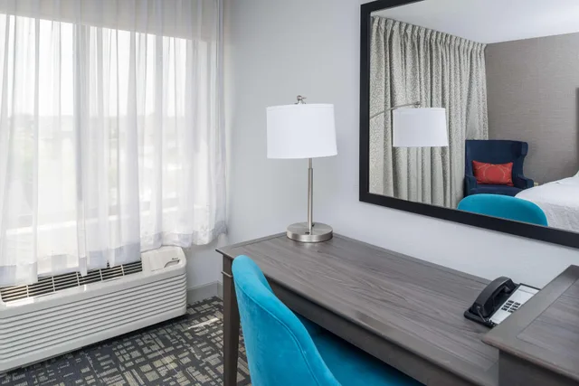 Study, King Bed, Sofa، Hampton Inn North Sioux City 6/6