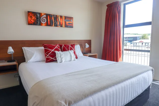 شقة تنفيذية بسريرين منفصلين وسريرين كينج بغرفتي نوم، Coleraine Motel 3/6