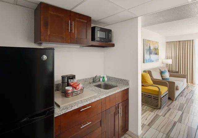 Family Suite, Resort, King Bed, Sofa، Sirata Beach Resort St Pete Beach 9/9