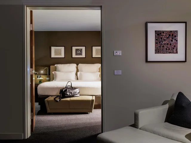 Executive, King Bed, Lounge Access, Pullman at Sydney Olympic Park 8/8
