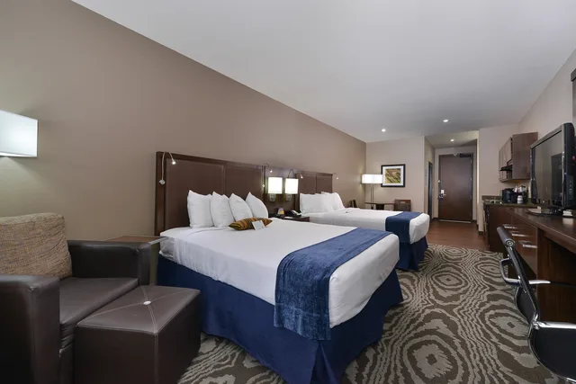 جناح بسريرين كوين بمطبخ صغير، Best Western Plus Williston Hotel & Suites 3/9