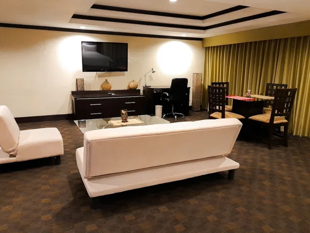 جناح بسريرين كوين، HOLIDAY INN GUATEMALA 5/7