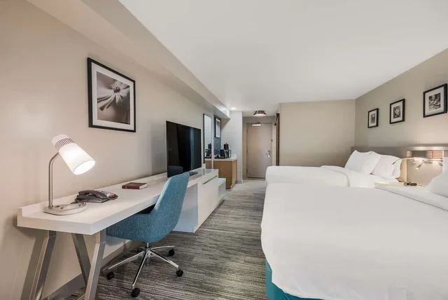 غرفة قياسية بسريرين كوين، Hilton Garden Inn Oklahoma City Midtown 3/4